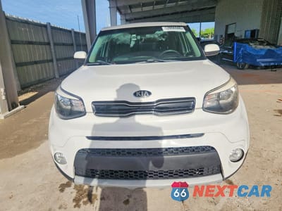 Piąte zdjęcie samochodu w środku: 2019 KIA SOUL + VIN:KNDJP3A55K7630750 - miniatura