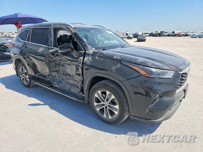 Czwarte zdjęcie samochodu z boku: 2022 TOYOTA HIGHLANDER XLE VIN:5TDGZRAH1NS549045 - miniatura