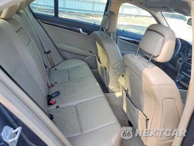 Zdjęcie 10 z 13 samochodu: 2014 MERCEDES-BENZ C 250 VIN:WDDGF4HB7ER307894 - miniatura
