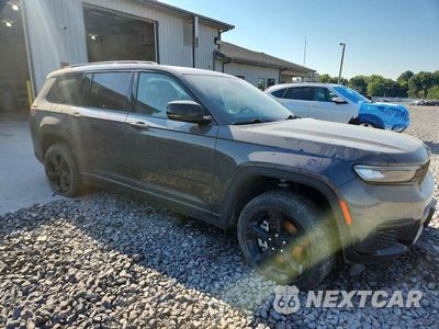 Czwarte zdjęcie samochodu z boku: 2023 JEEP GRAND CHEROKEE L LAREDO VIN:1C4RJKAG4P8779250 - miniatura