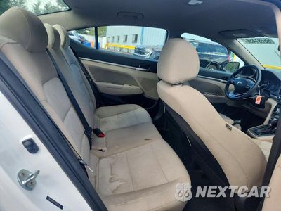 Zdjęcie 10 z 12 samochodu: 2019 HYUNDAI ELANTRA SEL VIN:5NPD84LF4KH411537 - miniatura