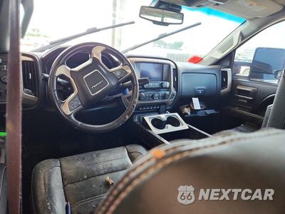 Zdjęcie 8 z 12 samochodu: 2015 GMC SIERRA K2500 DENALI VIN:1GT120E85FF535361 - miniatura