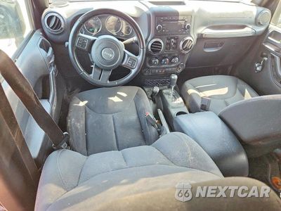 Zdjęcie 8 z 13 samochodu: 2018 JEEP WRANGLER UNLIMITED SPORT VIN:1C4BJWDG0JL876342 - miniatura