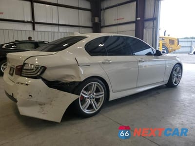 Trzecie zdjęcie samochodu z tyłu: 2016 BMW 535 I VIN:WBA5B1C51GG131630 - miniatura