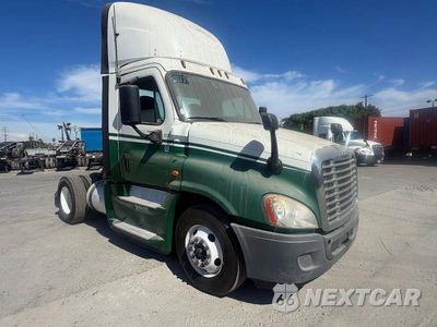 2017 FREIGHTLINER CASCADIA 1FUBGDDR7HLHL9599 - główne zdjęcie licytacji z USA - miniatura