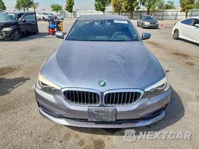 Piąte zdjęcie samochodu w środku: 2018 BMW 530E VIN:WBAJA9C56JB252917 - miniatura