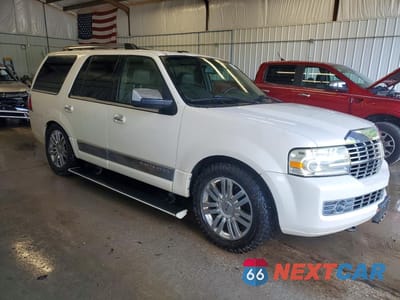 Czwarte zdjęcie samochodu z boku: 2008 LINCOLN NAVIGATOR VIN:5LMFU28568LJ13593 - miniatura