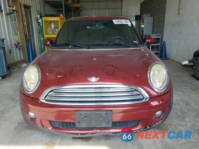 Piąte zdjęcie samochodu w środku: 2009 MINI COOPER VIN:WMWMF33559TW74212 - miniatura