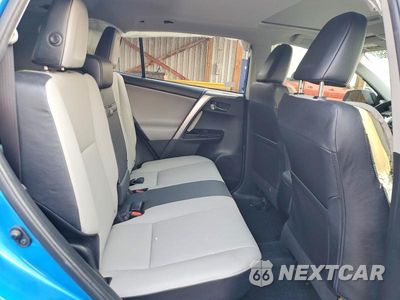 Zdjęcie 11 z 13 samochodu: 2018 TOYOTA RAV4 HV LIMITED VIN:JTMDJREV9JD187840 - miniatura
