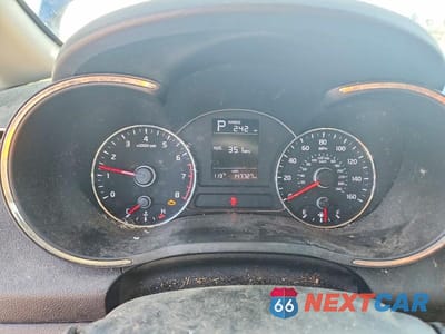 Zdjęcie 9 z 12 samochodu: 2017 KIA FORTE LX VIN:3KPFK4A7XHE100391 - miniatura