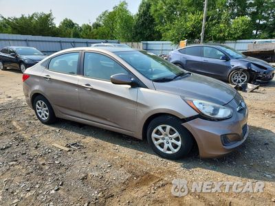 Czwarte zdjęcie samochodu z boku: 2014 HYUNDAI ACCENT GLS VIN:KMHCT4AE4EU597686 - miniatura