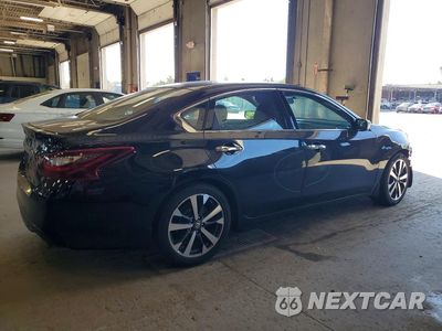 Trzecie zdjęcie samochodu z tyłu: 2017 NISSAN ALTIMA 2.5 SR VIN:1N4AL3AP8HC488218 - miniatura
