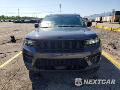 Piąte zdjęcie samochodu w środku: 2025 JEEP GRAND CHEROKEE LAREDO VIN:1C4RJHAG2SC333865 - miniatura