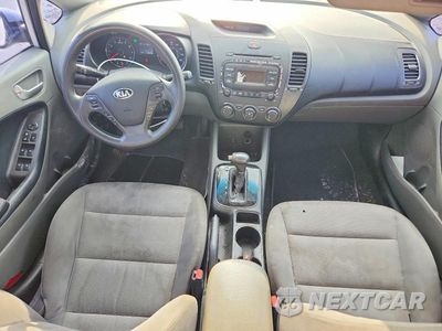 Zdjęcie 8 z 12 samochodu: 2017 KIA FORTE LX VIN:3KPFK4A79HE063088 - miniatura