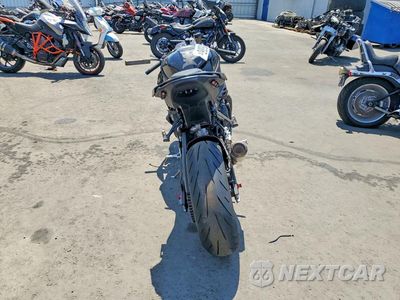 Czwarte zdjęcie samochodu z boku: 2026 BMW S 1000 RR VIN:WB10P2301T6M60303 - miniatura
