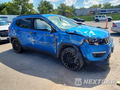 Czwarte zdjęcie samochodu z boku: 2018 JEEP COMPASS LATITUDE VIN:3C4NJDBB8JT315853 - miniatura