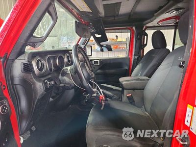 Zdjęcie 7 z 13 samochodu: 2019 JEEP WRANGLER UNLIMITED SAHARA VIN:1C4HJXEN0KW515173 - miniatura