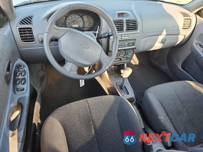 Zdjęcie 8 z 12 samochodu: 2002 HYUNDAI ACCENT GL VIN:KMHCG45C82U387634 - miniatura