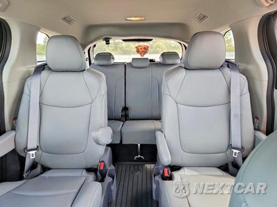 Zdjęcie 10 z 13 samochodu: 2021 TOYOTA SIENNA XLE VIN:5TDYRKEC4MS002120 - miniatura
