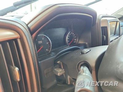 Zdjęcie 9 z 12 samochodu: 2015 GMC SIERRA K2500 DENALI VIN:1GT120E85FF535361 - miniatura