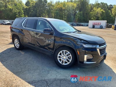 Czwarte zdjęcie samochodu z boku: 2023 CHEVROLET TRAVERSE LS VIN:1GNERFKW2PJ279852 - miniatura