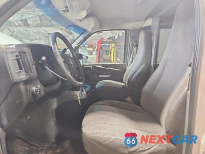 Zdjęcie 7 z 13 samochodu: 2011 CHEVROLET EXPRESS 3500 CARGO DELIVERY VAN VIN:1GCZGTCA5B1187225 - miniatura