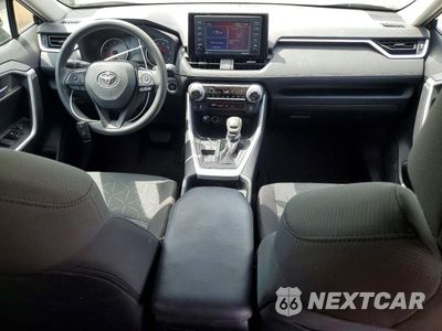 Zdjęcie 8 z 13 samochodu: 2021 TOYOTA RAV4 XLE VIN:2T3W1RFV4MW119735 - miniatura