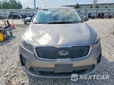 Piąte zdjęcie samochodu w środku: 2019 KIA SORENTO L VIN:5XYPG4A37KG499998 - miniatura