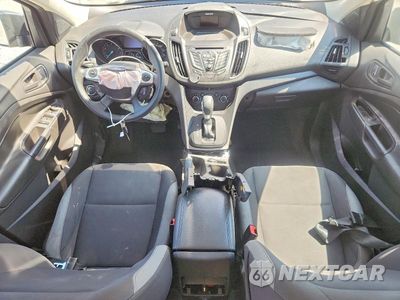 Zdjęcie 8 z 13 samochodu: 2014 FORD ESCAPE S VIN:1FMCU0F73EUA93159 - miniatura