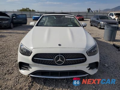 Piąte zdjęcie samochodu w środku: 2023 MERCEDES-BENZ E 450 4MATIC VIN:W1K1K5KB9PF200673 - miniatura