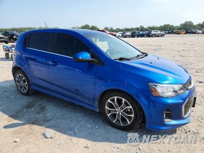 Czwarte zdjęcie samochodu z boku: 2017 CHEVROLET SONIC LT VIN:1G1JD6SH8H4153303 - miniatura