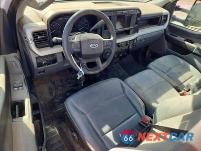 Zdjęcie 8 z 12 samochodu: 2023 FORD F350 SUPER DUTY VIN:1FDRF3HT9PEC44552 - miniatura