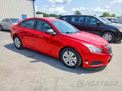 Czwarte zdjęcie samochodu z boku: 2014 CHEVROLET CRUZE LS VIN:1G1PB5SG1E7191192 - miniatura