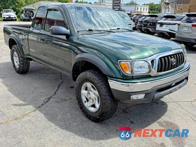 Czwarte zdjęcie samochodu z boku: 2004 TOYOTA TACOMA V6 VIN:5TEWN72NX4Z382623 - miniatura