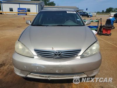Piąte zdjęcie samochodu w środku: 2005 TOYOTA CAMRY LE VIN:4T1BE32K55U631686 - miniatura