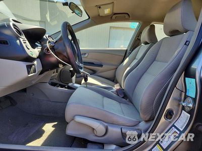 Zdjęcie 7 z 12 samochodu: 2013 HONDA INSIGHT VIN:JHMZE2H39DS005239 - miniatura