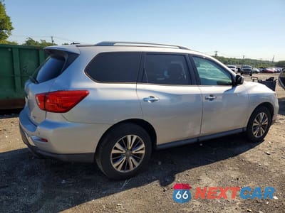 Trzecie zdjęcie samochodu z tyłu: 2017 NISSAN PATHFINDER SV VIN:5N1DR2MN9HC664070 - miniatura