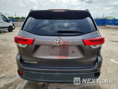 Zdjęcie 6 z 13 samochodu: 2019 TOYOTA HIGHLANDER LE VIN:5TDZARFH0KS056364 - miniatura