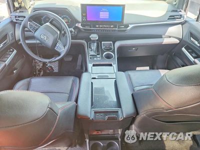 Zdjęcie 8 z 13 samochodu: 2025 TOYOTA SIENNA XSE 7-PASSENGER VIN:5TDCSKFC4SS176019 - miniatura