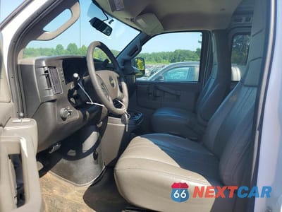 Zdjęcie 7 z 13 samochodu: 2024 CHEVROLET EXPRESS G2500 VIN:1GCWGAFP1R1250161 - miniatura