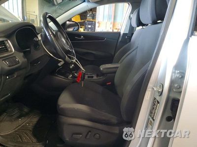 Zdjęcie 7 z 13 samochodu: 2016 KIA SORENTO LX VIN:5XYPGDA34GG039821 - miniatura