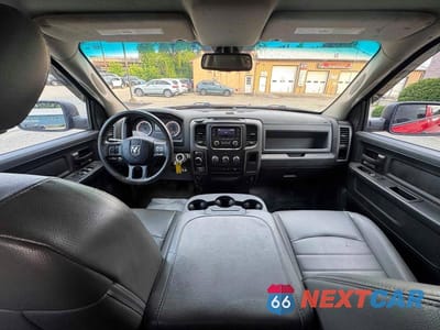 Zdjęcie 9 z 11 samochodu: 2018 RAM 1500 ST VIN:1C6RR6FG2JS272406 - miniatura