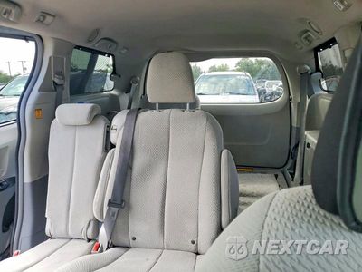 Zdjęcie 10 z 13 samochodu: 2011 TOYOTA SIENNA LE VIN:5TDKK3DC3BS098806 - miniatura