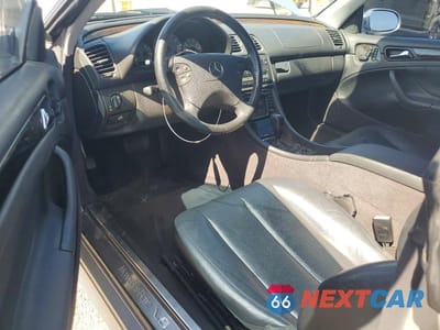Zdjęcie 8 z 12 samochodu: 2003 MERCEDES-BENZ CLK 430 VIN:WDBLK70G63T138012 - miniatura