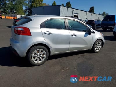 Trzecie zdjęcie samochodu z tyłu: 2015 KIA RIO LX VIN:KNADM5A30F6459110 - miniatura