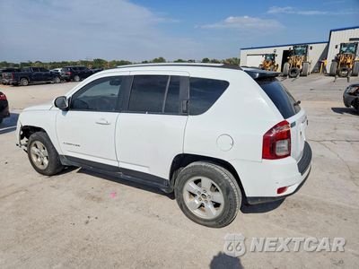 Drugie zdjęcie samochodu z przodu: 2017 JEEP COMPASS LATITUDE VIN:1C4NJCEBXHD163032 - miniatura