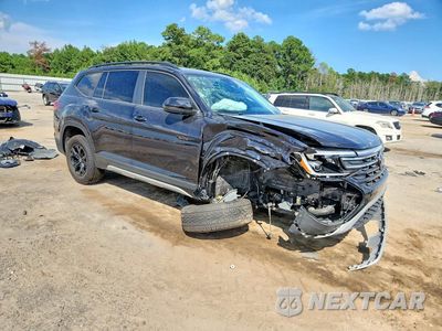 Czwarte zdjęcie samochodu z boku: 2026 VOLKSWAGEN ATLAS VIN:1V2CN2CAXTC503163 - miniatura