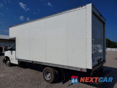 Drugie zdjęcie samochodu z przodu: 2025 CHEVROLET EXPRESS CUTAWAY DELIVERY TRUCK VIN:1HA6GVF7XSN005389 - miniatura