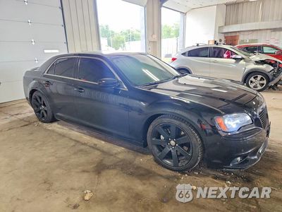Czwarte zdjęcie samochodu z boku: 2013 CHRYSLER 300 SRT-8 VIN:2C3CCAFJ6DH559858 - miniatura