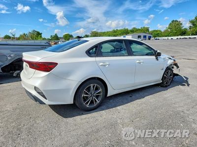 Trzecie zdjęcie samochodu z tyłu: 2022 KIA FORTE LXS VIN:3KPF24AD4NE499901 - miniatura